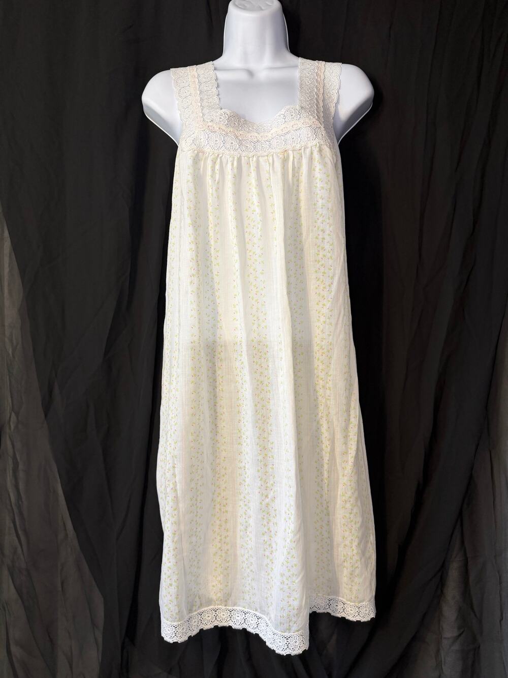 Vintage Komar Pastel Floral Lace Trim Cottagecore Nightgown Large prairie Sheer